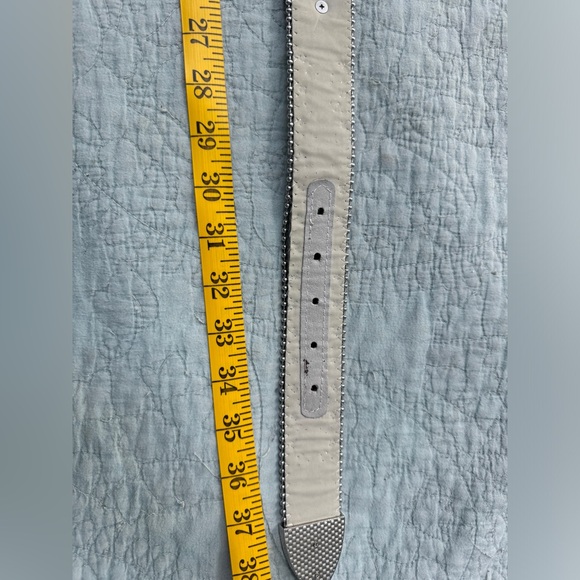 BLAZIN ROXX FLORAL CONCHO & CRYSTAL METALLIC SILVER LEATHER BELT - Picture 3 of 6